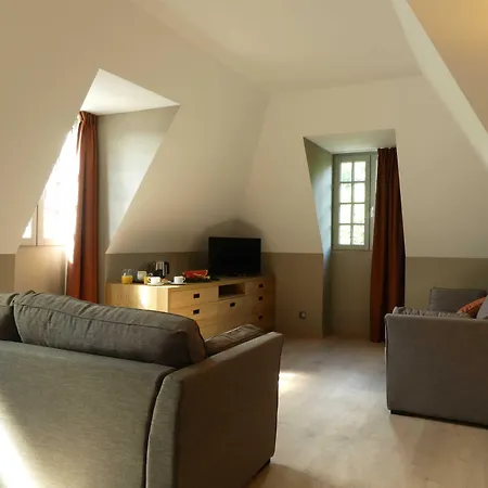 ホテル Le Castel D'alti Bagnères-de-Luchon